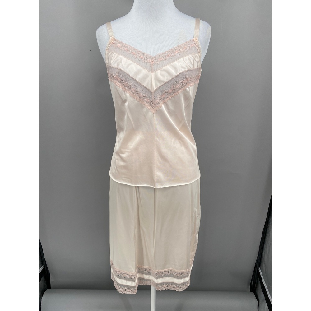 Vintage Olga Lingerie Camisole Half Slip Set Womens Small Medium Peach Lace Trim